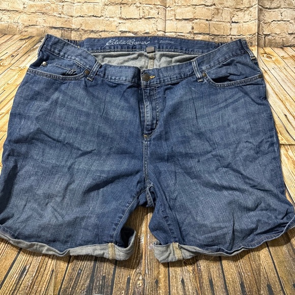 Eddie Bauer Blue Denim Jean Stretch Waist Cuffed Shorts - Picture 1 of 5